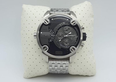 DIESEL Little Daddy 黑色錶盤 銀色不鏽鋼錶帶 石英 三眼計時 男士手錶 DZ7259