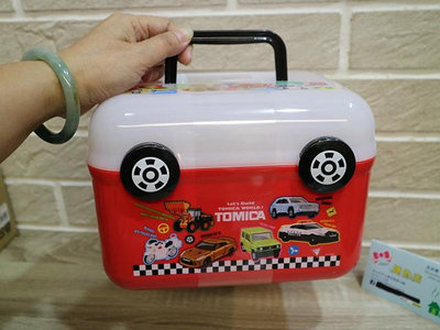 婕的店日本精品~日本帶回~Tomica小汽車圖案 聖誕 新年禮物盒 PP材質手提置物盒(日本製)