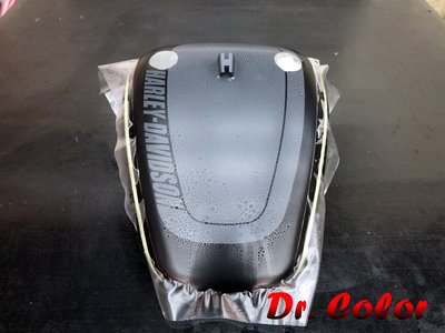Dr. Color 玩色專業汽車包膜 Harley-Davidson Fat Bob 細紋自體修復消光透明犀牛皮_油箱