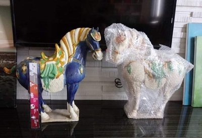 老件唐三彩。大型駿馬  彩釉瓷馬。大器收藏。高 48 長45 寬20cm 早期收藏瓷雕藝術品