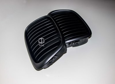 TWL台灣碳纖 台灣製 全新BMW E39 96 520 528 530 M5 消光黑 霧黑 水箱罩 黑 鼻頭 凸版