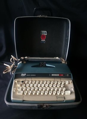＊古土金商行＊ 早期 懷舊 復古 美製 Smith corona 電動打字機