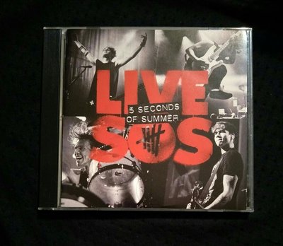 美版CD 5 SECONDS OF SUMMER LIVE SOS