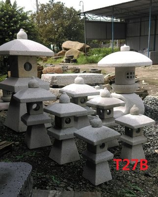 日式石燈~庭園燈(H:90CM W:40CM)