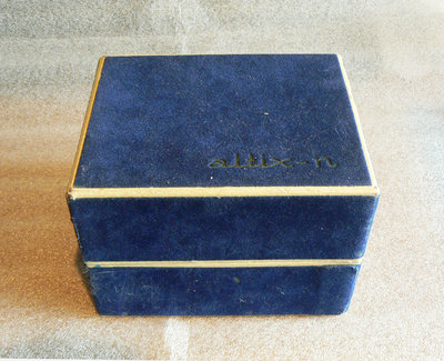 【悠悠山河】ALTIX-n 純機械相機精美藍色絨布原廠收藏盒 保存完整 ~ 難得原廠紙盒單賣