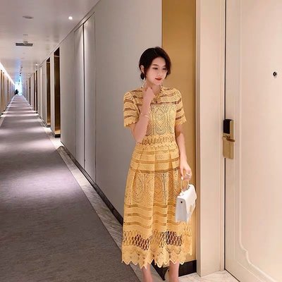 [ ohya梨花 ] =韓國帶回=最新春夏新款名媛派對婚禮渡假穿搭♡♡黃色手工蕾絲縷空造型禮服連身裙長洋裝