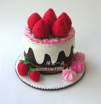 陽光一品~~ 純手工製作~不織布蛋糕系列--草莓白巧克力淋醬黑蛋糕置物盒-(小)~成品預購區