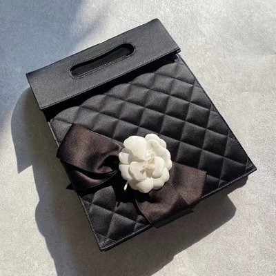 超美Chanel vintage 山茶花蝴蝶結黑色緞面手提包信封包