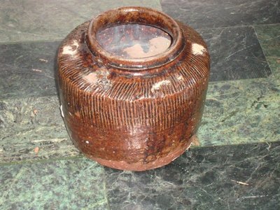 收藏一隻70-80前的古早小陶甕,台灣早期紅磚窯燒,古樸漂亮
