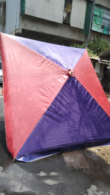 二手擺攤遮陽傘  約300公分 含腳架 戶外遮陽傘  四方紅藍大傘