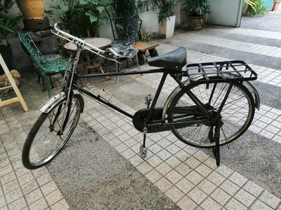 老古董阿祖的腳踏車 功能正常才可以騎 堅固耐用 有品牌 有重新清潔保養 噴保養 透明 漆。 整理過 便宜賣雙北市免運費