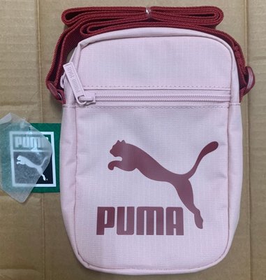 PUMA斜背包 (小ㄉ-07848502粉紅色) 側背包 外出隨身包 小方包 A4放不下 正品公司貨 P10