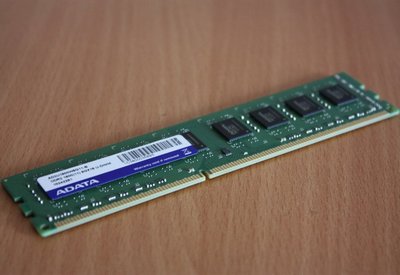 威剛 ADATA 4GB DDR3 -1600 雙面顆粒 、終身保固 、測試良好的庫存備品【 單支價$550 】