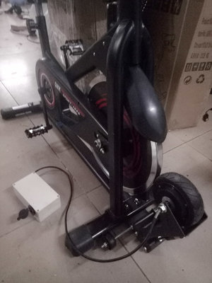 特賣-健身發電器材健身發電機 自行車腳踏手搖發電機騎行臺發電機 道具