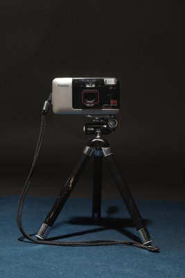 5/12結標 Konica Big Mini A4 35mm F3.5 &amp; 腳架 C050203 -相機 攝影周邊 錄影機 閃光燈 鏡頭 蔡司 相簿 底片 錄影