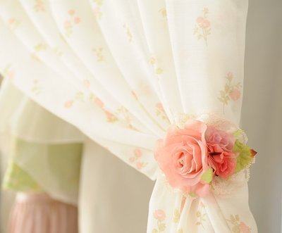 芭比日貨~*日本製 LA LUICE 玫瑰蕾絲 窗簾束帶夾一對 紫色現貨