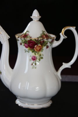 ❃A&amp;EJ❃英國製骨瓷Royal Albert 🌹22K鑲金Old Country Rose老玫瑰花咖啡壺【庫存新品】