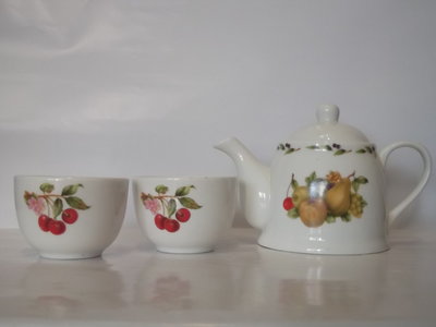 SATO陶瓷茶具組─茶壺1只、茶杯2只