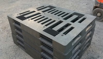 二手 140x110 硬型塑膠棧板 耐用 品項近新