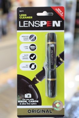 【日產旗艦】新款(不掉粉) LENSPEN NLP-1 新版曲線筆桿設計 原廠公司貨 鏡頭清潔 拭鏡筆 鏡頭筆