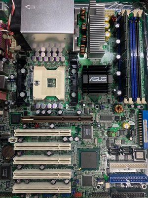 華碩 PC-DL Deluxe ，雙CPU 604伺服器工作站主機板