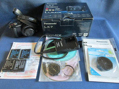 Panasonic Lumix DMC-LX7 相機公司貨功能正常、盒單、保護鏡、4副電、原廠皮套
