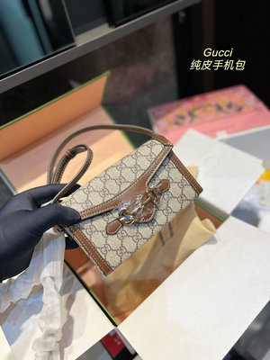 【二手】 純皮(折疊飛機) Gucci 新款復古小盒子包_太精致了