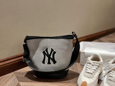 Jisoo代購 MLB拼色新款單肩包 女式百搭時尚水桶包 帆布高品質休閒斜背包