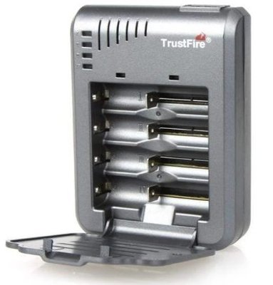 TrustFire TR-003 鋰電池 充電器,4迴路 4槽 18650/16340/14500/10440