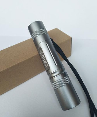 手電筒18650直筒強光手電筒CREE L2/T6/U2手電1100流明 L2正白光 五檔