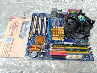 二手主機板 技嘉GA-945GZM-S2(CORE2 E4300 1.8Ghz +DDR2 512MB*2+FAN)擋板