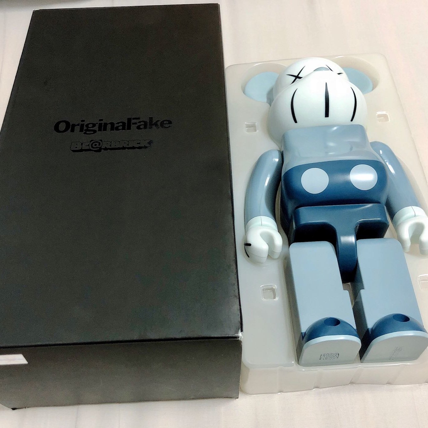 全新BE@RBRICK BEARBRICK 2006 KAWS 400% ORIGINAL FAKE 南青山非1000