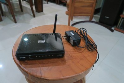 二手 D-LINK WIRELESS 150 DIR600無線寬頻路由器