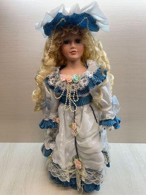陶瓷洋娃娃 陶瓷布偶 擺飾玩偶長髮洋娃娃 早期娃娃 洋娃娃 玩具 公主娃娃 絕版娃娃 二手