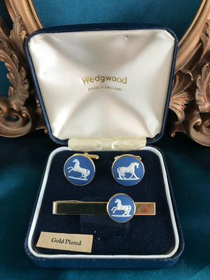 Vintage原盒wedgwood藍瓷白馬中古袖扣領帶夾
