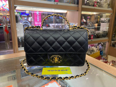 ☆最愛二手精品☆ CHANEL MINI COCO 20cm 全新香奈兒黑色水鑽字母手柄大皮穿鍊金釦迷你手提斜背包 XG6402 AS4362 handle