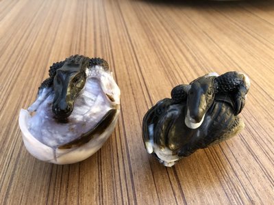 ［割愛讓藏］台灣雪花玉鱷魚蛋雕件