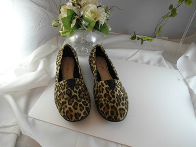 浪漫滿屋 專櫃品牌SENSE1991豹紋款女鞋........(27)