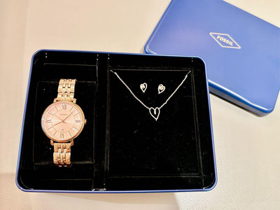 全新美國outlet購入正品～Fossil 玫瑰金不鏽鋼手錶+愛心耳環項鍊禮盒組
