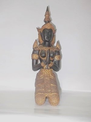 銅雕-跪立的泰國舞孃