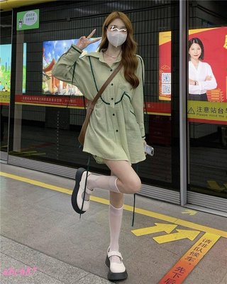 正韓 設計感小眾中長款長袖襯衫2021夏季新款女裝薄款外穿綠色上衣襯衣~好彩蕓 [免運]