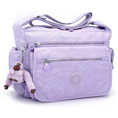 小Z代購#Kipling 猴子包 K19941 粉紫 多夾層拉鍊款輕量斜背包肩背包 大容量 旅遊 防水