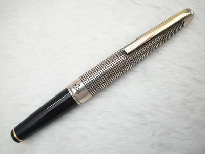 B993 1970s 百樂 日本製 純銀格子蓋黑桿短鋼筆 18k 細字尖(粗桿)(7.5成新無凹筆夾微傷)
