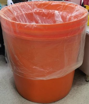 橘色大型垃圾筒 塑膠筒 收納 儲藏 儲物