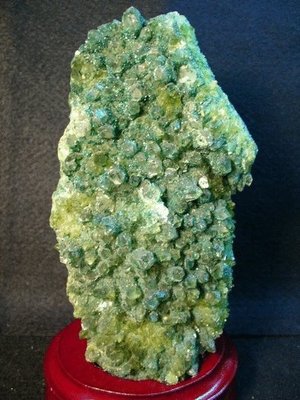 【采鑫坊】綠水晶簇~ 487.8g《低起標.無底價》附實木座~