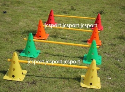 【帶孔．三角錐】30公分三角錐、多功能、直排輪、足球訓練、幼兒訓練、敏捷訓練、田徑、多種用途