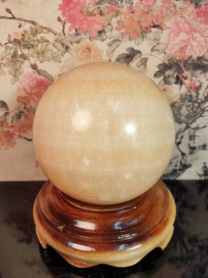 【格格傳藝坊】黃玉水晶球~優選大顆直徑15公分附贈木球座~特價2800元~現品拍照