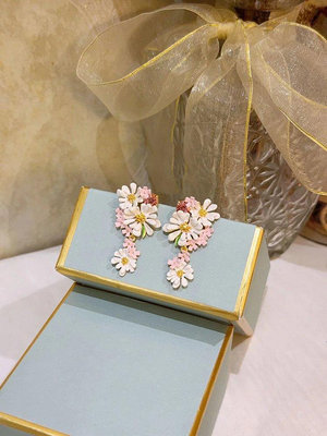 熱銷#Les Nereides莫里索印象 粉色白色花朵 鑲鉆耳環耳夾