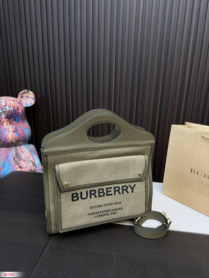 【二手包包】BURBERRY（）巴寶莉專柜經典郵差包實用耐久的 Canvas 格紋水桶包 采用黃麻與棉混紡材NO171893