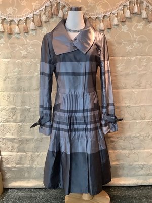 【性感貝貝】Jeou Jin 久景 銀灰色系洋裝式風衣外套, Roberto Cavalli Tokyo Plaza 風